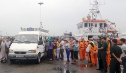 Chìm tàu cá Bình Định, ngư dân sống sót kì diệu sau 20 giờ mất tích trên biển