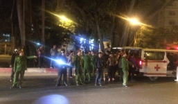 Người đàn ông đổ xăng tự thiêu giữa phố Hà Nội