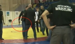 Vệ sĩ của đô vật triệu phú định rút súng bắn đối thủ vì 'cậu chủ' bị đánh