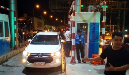 'Bó tay' với 100 đồng, BOT Cai Lậy xả trạm lúc rạng sáng