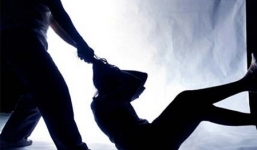 Cụ ông 70 tuổi 'tung cước' đá nữ tiếp viên hàng không khi được yêu cầu thắt dây an toàn