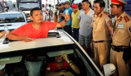 Thứ trưởng Bộ GTVT: Nhiều trường hợp quá khích, bỏ xe tại trạm thu phí Cai Lậy rồi đi chơi