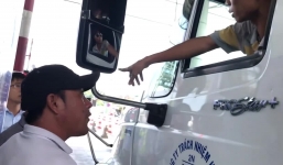 'Người lạ' hù dọa tài xế ở BOT Cai Lậy xin mọi người tha lỗi để lo cho cha mẹ già
