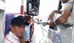 'Người lạ' dọa nạt tài xế ở BOT Cai Lậy làm xe ôm, mẹ ruột nói có người thuê