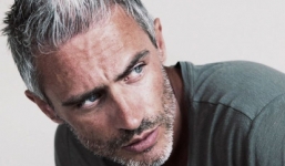 Nhiều người còn trẻ nhưng tóc đã bạc trắng, đây là 8 'thủ phạm' giấu mặt bạn cần loại bỏ