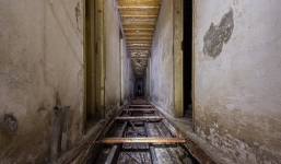 Thâm nhập hầm trú ẩn bí mật của Hitler sâu 30m dưới lòng đất: Đội thám hiểm bị ám ảnh