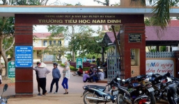 Quảng Bình: Kỷ luật, điều chuyển 2 lần, hiệu trưởng vẫn làm hiệu trưởng