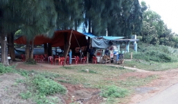 Nam sinh lớp 10 bị bắn nguy kịch ngay gần cổng trường