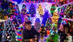 Đột nhập ngôi làng cung cấp Giáng sinh cho cả thế giới