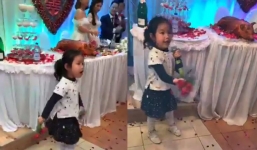 Cô bé hát 'Tiếng đàn Ta Lư' cực chất trong đám cưới gây bão mạng
