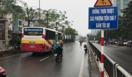 Đặt biển cảnh báo, đào rãnh, xây gờ trong hầm Kim Liên sau sự cố ngã xe hàng loạt