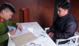 Bắt chủ tịch xã tham ô 220 triệu đồng