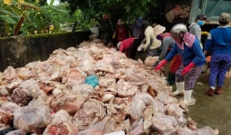Kinh hoàng phát hiện 15 tấn phế phẩm động vật hôi thối sắp “lên bàn nhậu”