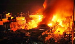 11 ki ốt hàng Tết trong chợ bị thiêu rụi giữa đêm, tiểu thương khóc ròng