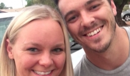 Cô gái quyết tìm gặp em trai sau 30 năm xa cách, lúc này bí mật 'động trời' của người mẹ mới được hé lộ