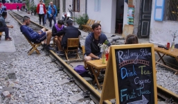 Quán cà phê độc đáo nằm giữa đường tàu ở Hà Nội bị xóa sổ