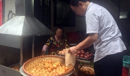 Công an vào cuộc vụ tiểu thương phố cổ HN ra 'luật ngầm bán hàng riêng cho khách Tây'