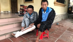 Con trai đánh bố gãy xương, bầm tím khắp người: 'Nó còn mang xăng định đốt cả bố'