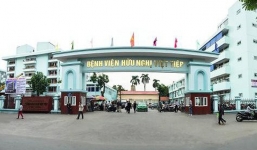 Bảo vệ bệnh viện cầm dùi cui đánh người nhà bệnh nhân vỡ đầu vì không chịu ra ngoài