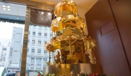 Loạt cây thông bằng vàng ròng 'sang chảnh', đắt giá nhất thế giới