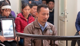 Vợ con bị đòn oan, người đàn ông đoạt mạng 2 người