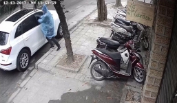 Trộm mặc áo mưa đập kính xe ô tô, trộm túi xách giữa ban ngày ở Hà Nội