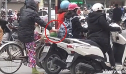  Người phụ nữ có 'bàn tay hư' móc túi người dừng chờ đèn đỏ ở ngã tư phố Huế - Đại Cổ Việt