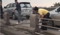 Tài xế đi sai làn trên cầu Thanh Trì bị phạt một triệu đồng