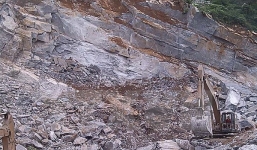 Sập mỏ đá trắng ở Nghệ An, 1 người chết và 3 người bị thương