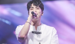 Việc làm cuối cùng trước khi qua đời của Jonghyun, người hâm mộ lại thêm xót xa