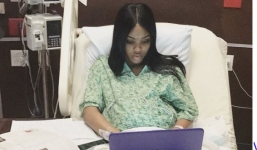 Trước giờ sinh con, người mẹ còn làm việc này khiến ai cũng ngưỡng mộ