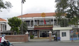 13 thạc sĩ bỗng dưng mất việc: Con trai Bí thư 'lọt qua' danh sách thanh tra 