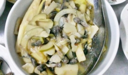 Đặc sản nòng nọc béo ngậy om măng nức tiếng xứ Thanh