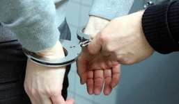 Tạm giam trung uý cảnh sát bị bắt quả tang nhận hối lộ của tài xế vi phạm