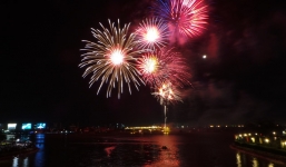 TP.HCM bắn pháo hoa tầm thấp dịp Tết Dương lịch