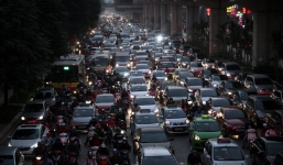 Hà Nội: Tắc đường nghiêm trọng do người dân đi chơi Giáng sinh tăng đột biến