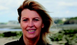 Ký ức kinh hoàng của người phụ nữ 18 năm sống trong địa ngục trần gian với lịch rèn luyện “siêu nhân” từ người bố nghiện rượu