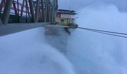 Bão số 16 Tembin có cột sóng cao 12-15m uy hiếp nhà giàn DK1