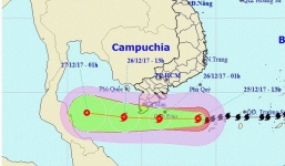 Chuyên gia thời tiết: Dù bão số 16 suy yếu nhưng vẫn có những nguy hiểm đáng quan tâm