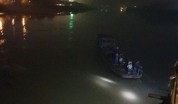 Xác định danh tính 2 bác sỹ tử vong vụ ô tô lao xuống sông Hồng