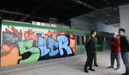 Tàu đường sắt trên cao Cát Linh - Hà Đông bị vẽ sơn trong đêm