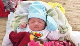 Cà Mau: Lên cơn đau đẻ bất ngờ, sản phụ sinh con trên đường chạy bão Tembin