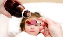 Bé 2 tháng tuổi tử vong do cha mẹ tự chữa ho: BS khuyến cáo dấu hiệu cần đưa trẻ đi viện