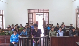 Giả công an, khống chế hiếp dâm nữ sinh trong nghĩa trang