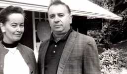 Hãng phim Warner Bros sẽ phải trả 900 triệu USD nếu không chứng minh được... ma là có thật