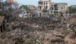 Tan hoang làng Quan Độ sau vụ nổ bom kinh hoàng