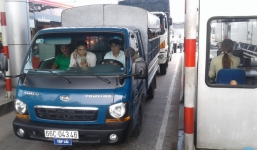 BOT Cần Thơ – Phụng Hiệp kẹt xe kéo dài 3 km, giao thông tê liệt