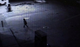 Bé gái 2 tuổi bị bỏ rơi ngoài đường trong cái lạnh -9 độ C, cảnh sát liền ập đến nhà bắt bố mẹ