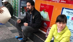 Hà Nội: Bắt giữ 'nữ quái' chặt chém khách tây 80.000 đồng/4 chiếc bánh rán