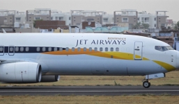 Cơ trưởng, cơ phó ẩu đả, bỏ mặc máy bay chở hơn 300 khách tự bay